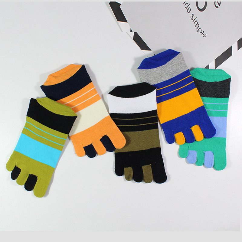 1/5 Pairs Men Colorful Stripe  - Toe Sock Split 评论和价格